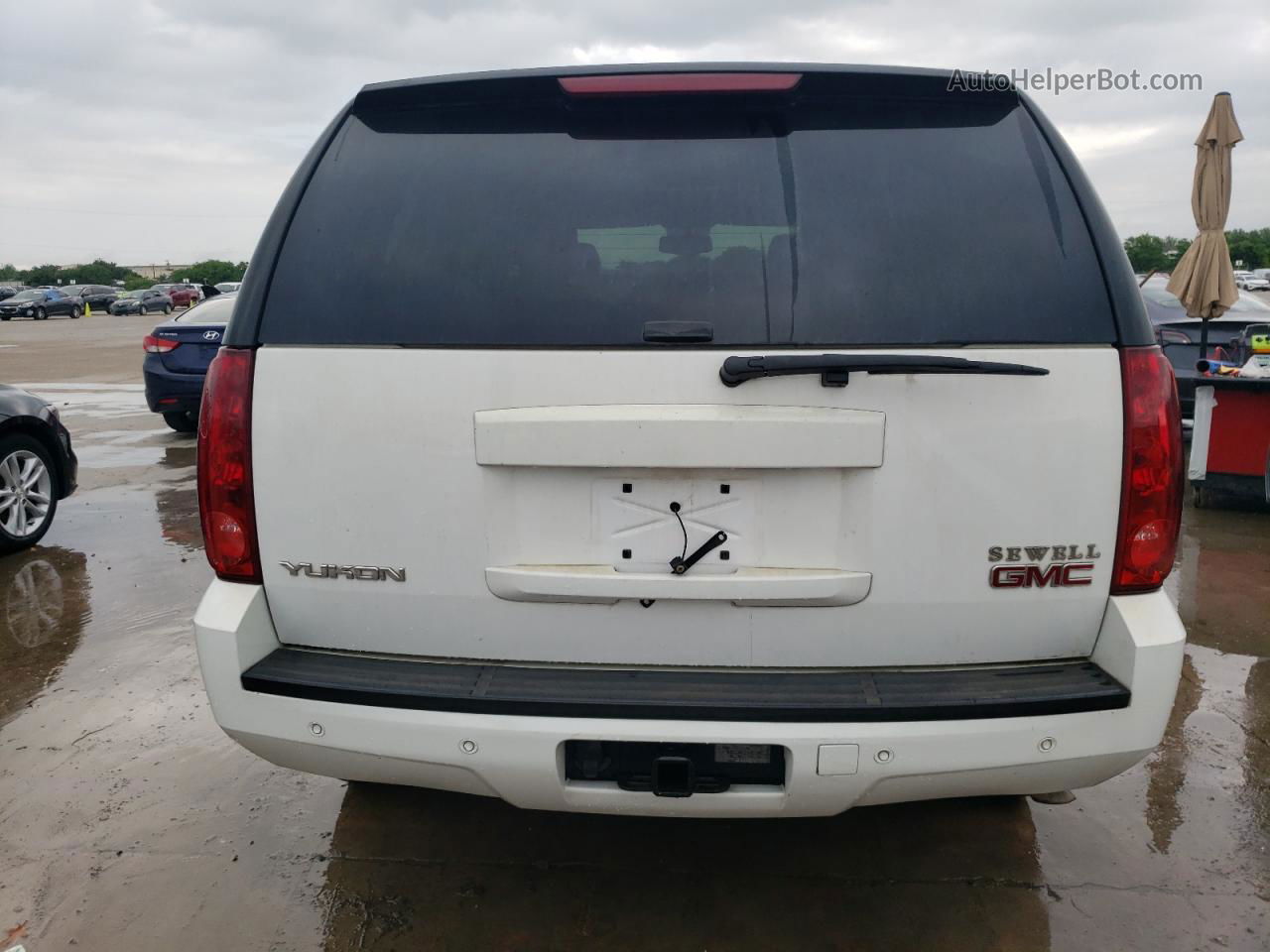 2007 Gmc Yukon  White vin: 1GKFC13017R134495