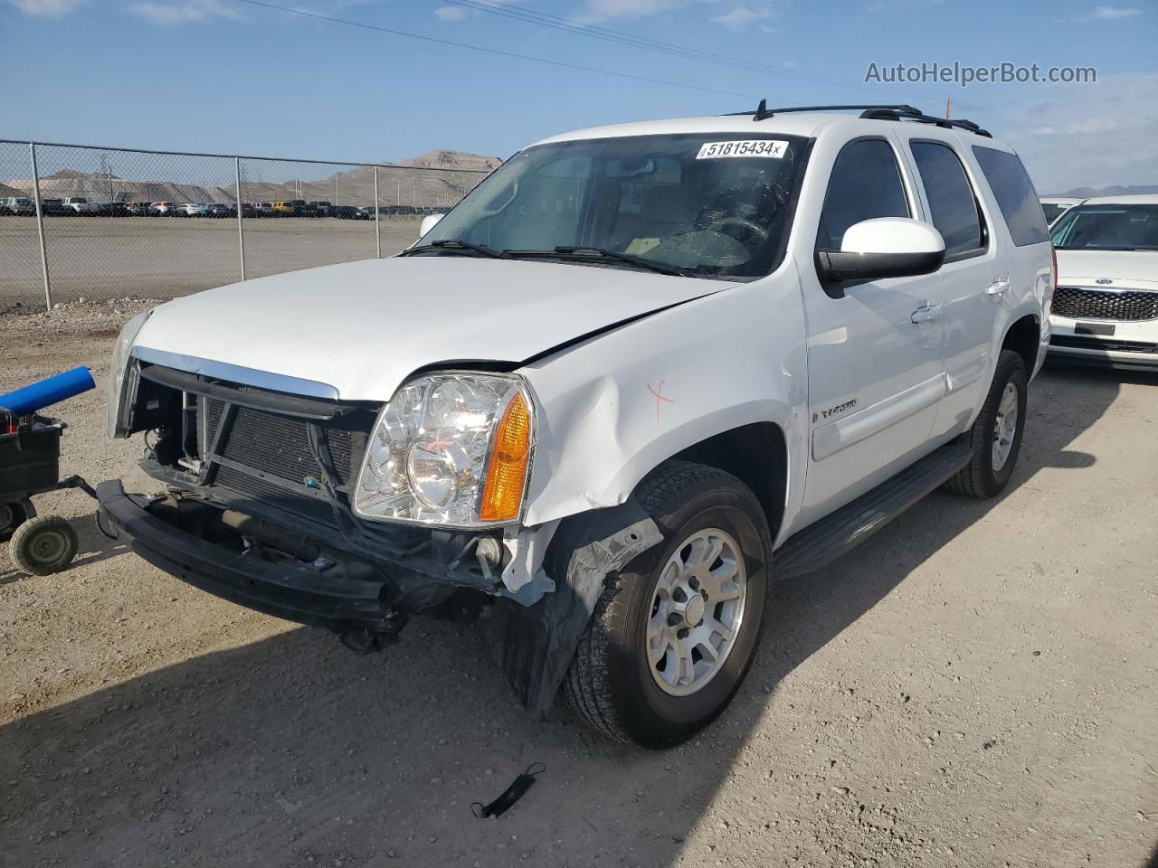 2007 Gmc Yukon  White vin: 1GKFC13J17R118564