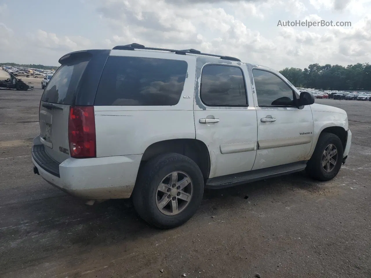 2007 Gmc Yukon  White vin: 1GKFC13J47J107427