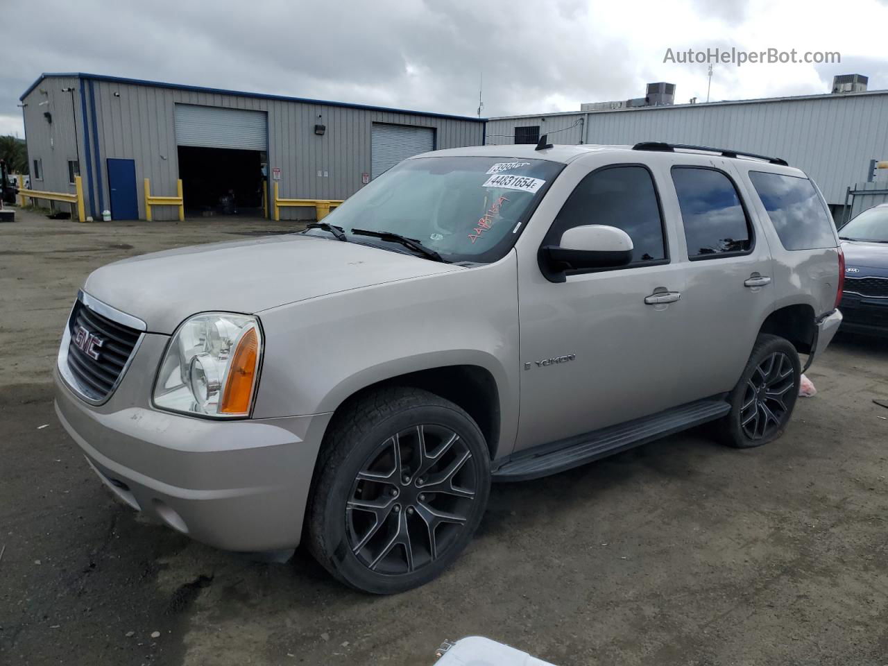 2007 Gmc Yukon  Tan vin: 1GKFC13J47R239640