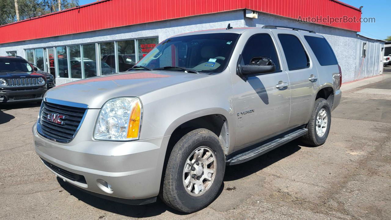 2007 Gmc Yukon Silver vin: 1GKFC13J47R241954