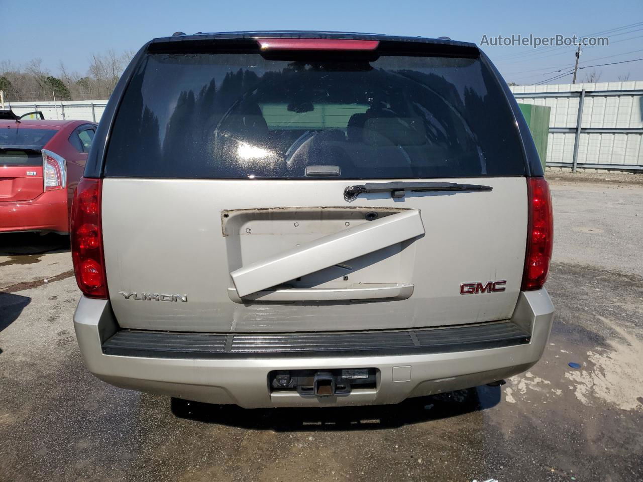 2007 Gmc Yukon  Silver vin: 1GKFC13JX7J136916