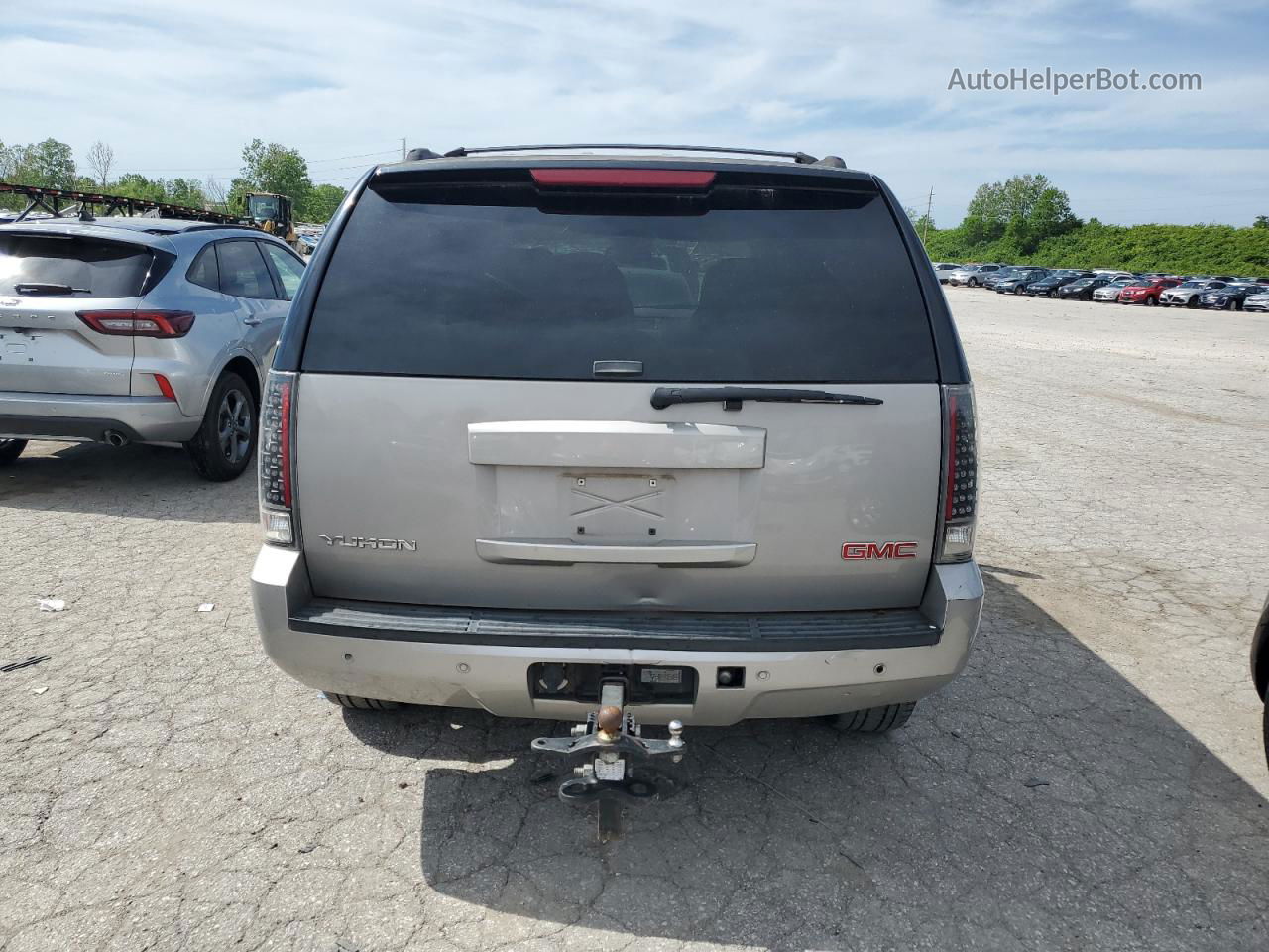 2007 Gmc Yukon  Silver vin: 1GKFK13037J142616