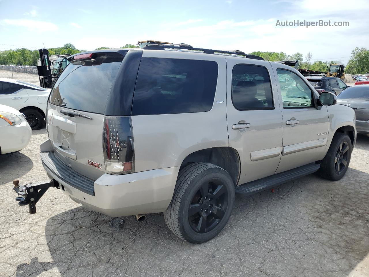 2007 Gmc Yukon  Silver vin: 1GKFK13037J142616