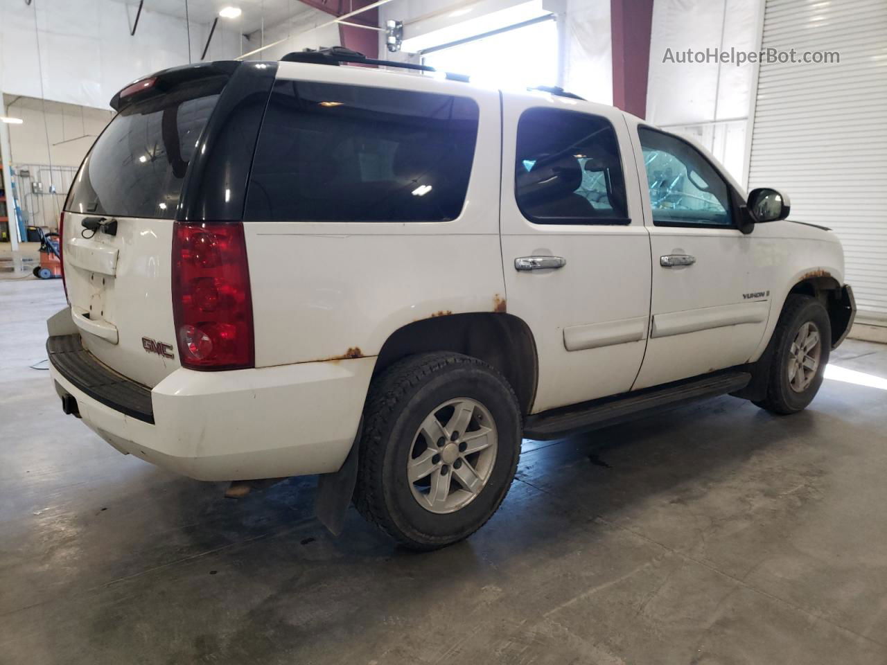 2007 Gmc Yukon  Белый vin: 1GKFK13067R222929