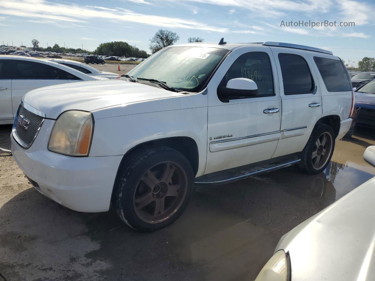 2007 Gmc Yukon Denali White vin: 1GKFK63857J401576