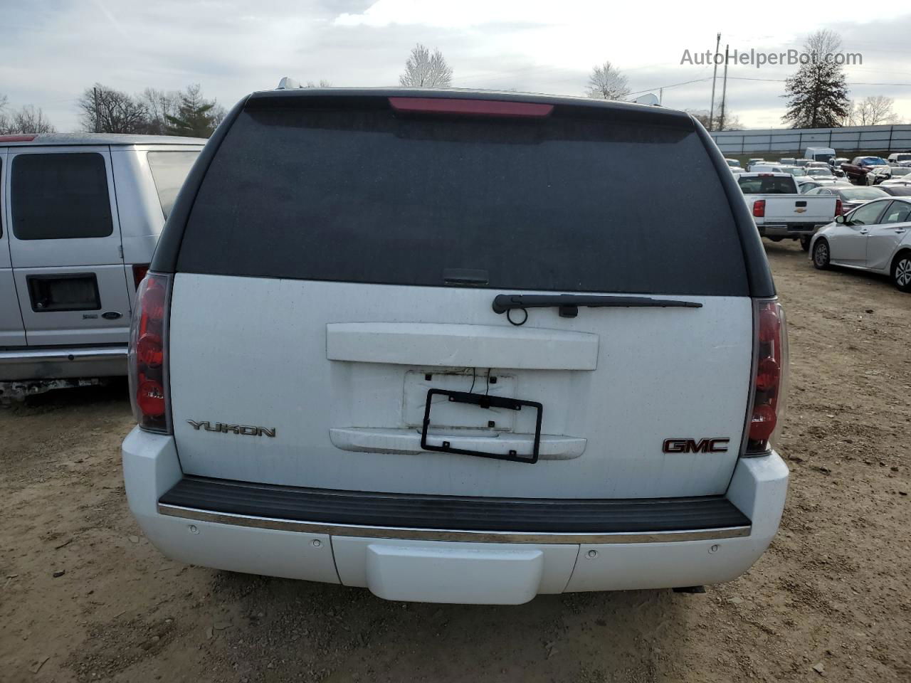 2007 Gmc Yukon Denali White vin: 1GKFK63867J282419