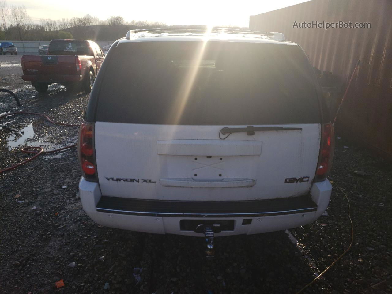 2007 Gmc Yukon Xl Denali White vin: 1GKFK66867J405017