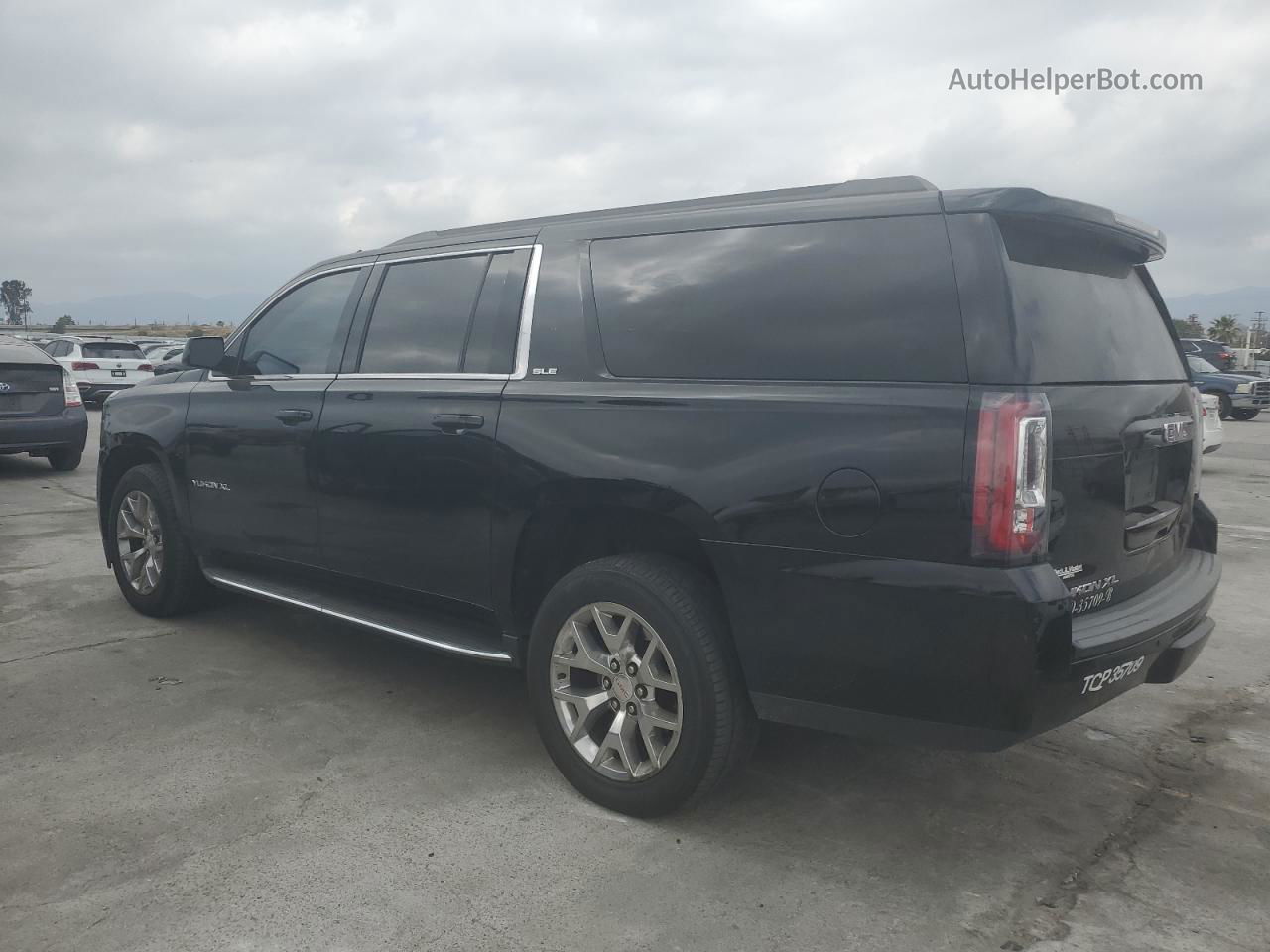 2017 Gmc Yukon Xl C1500 Sle Черный vin: 1GKS1FKC0HR318275