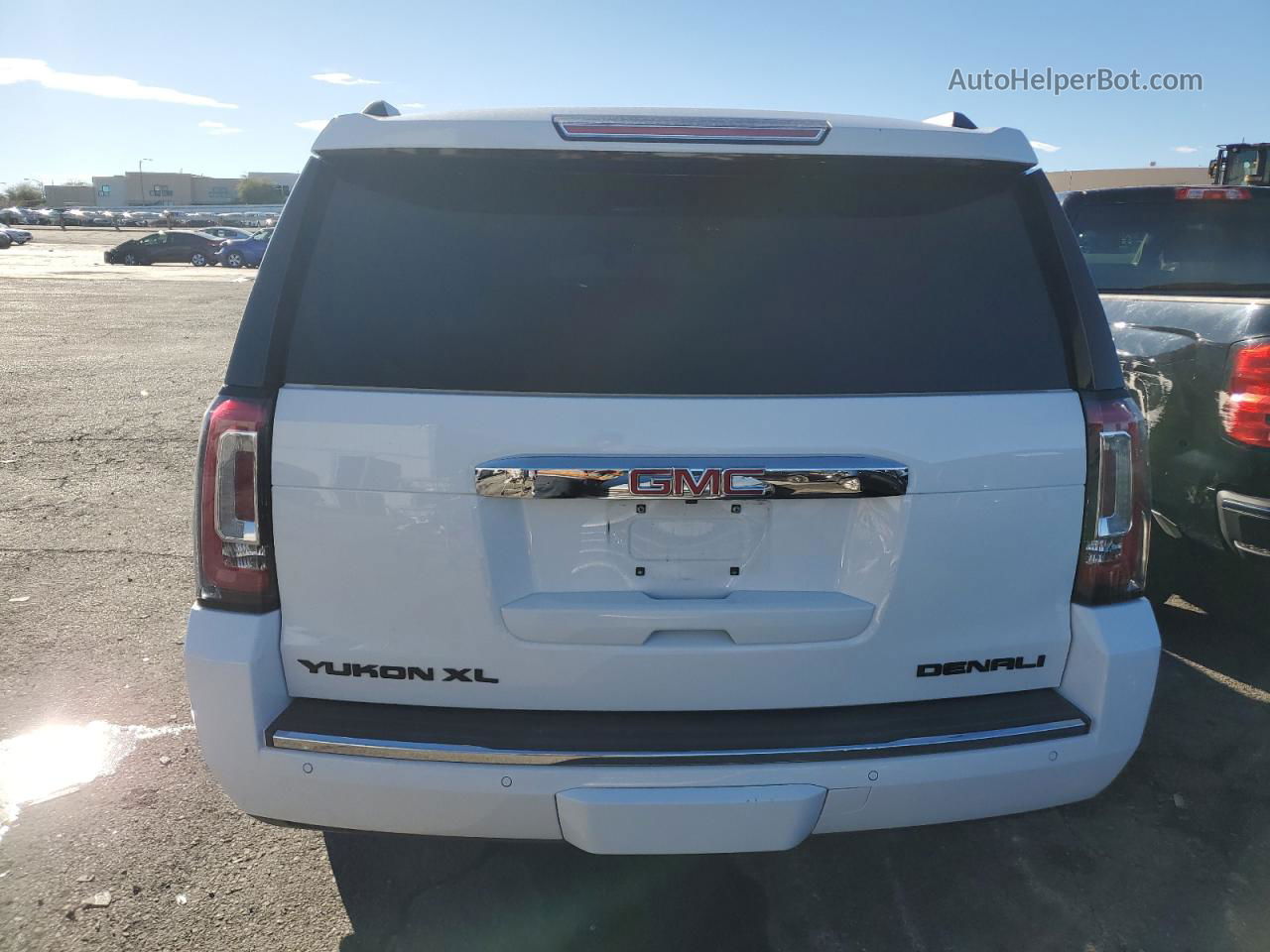 2020 Gmc Yukon Xl Denali White vin: 1GKS1HKJ2LR299876