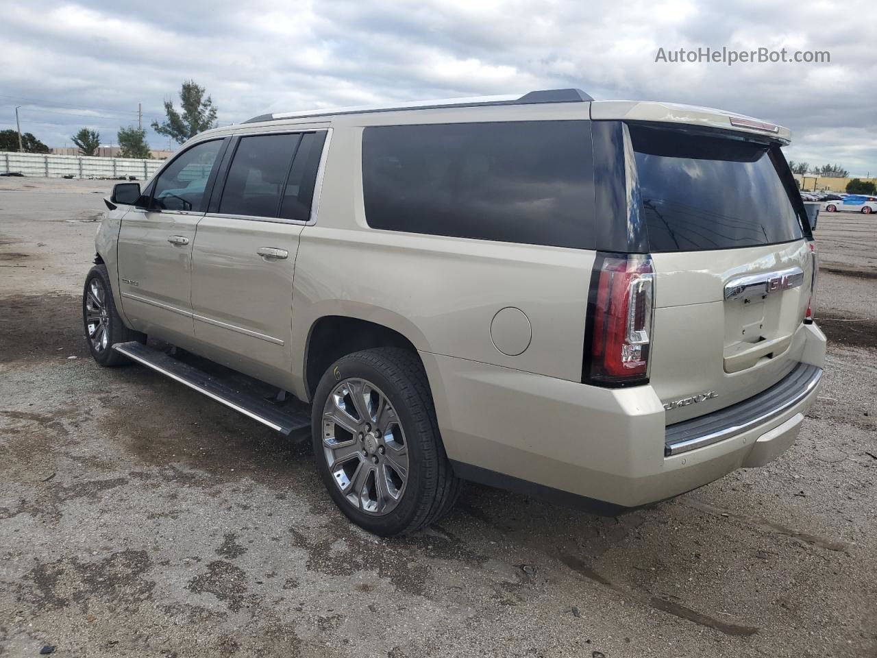 2017 Gmc Yukon Xl Denali Beige vin: 1GKS1HKJ3HR225552