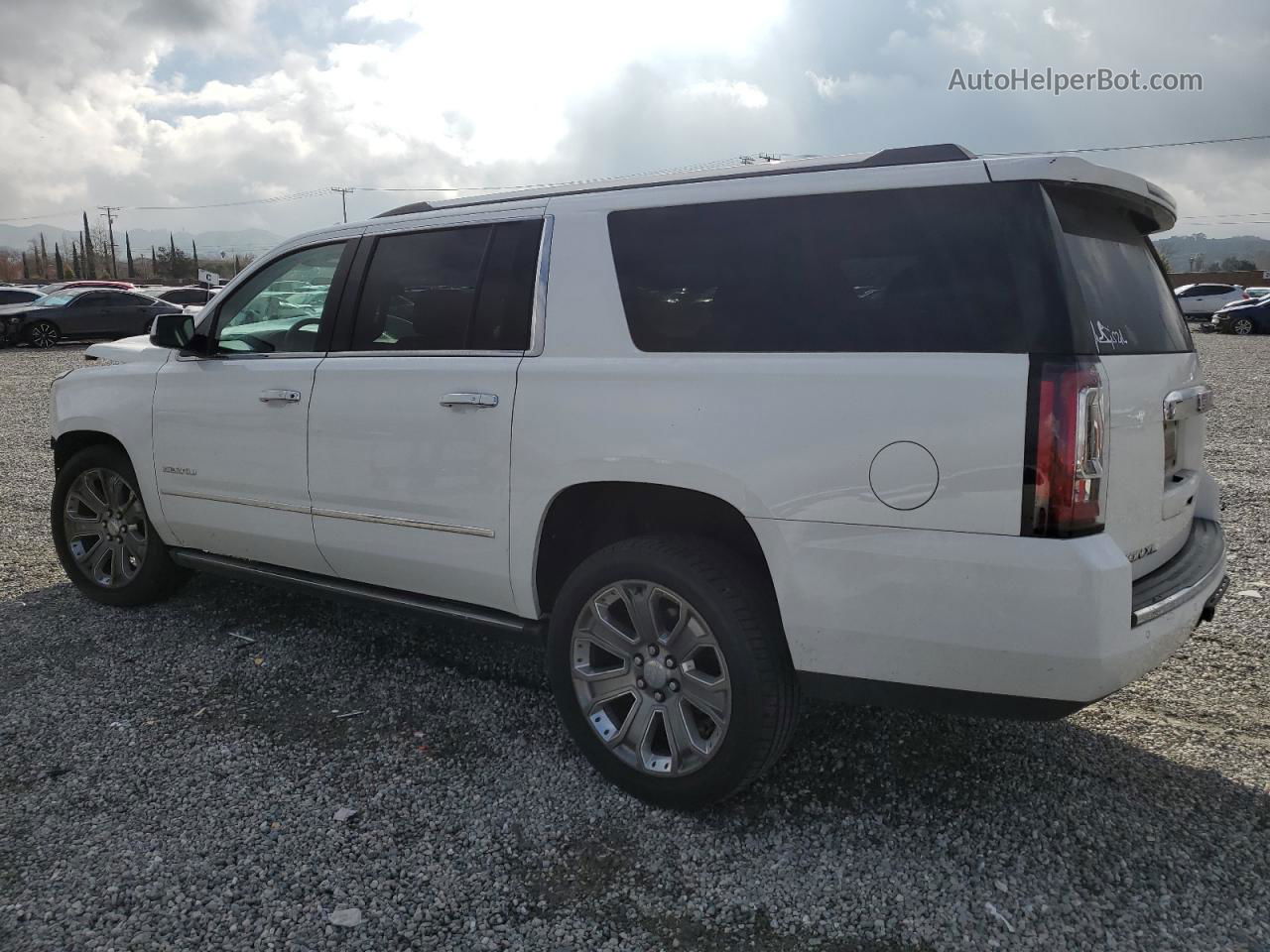 2017 Gmc Yukon Xl Denali White vin: 1GKS1HKJ9HR229086