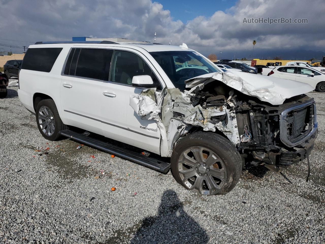 2017 Gmc Yukon Xl Denali White vin: 1GKS1HKJ9HR229086