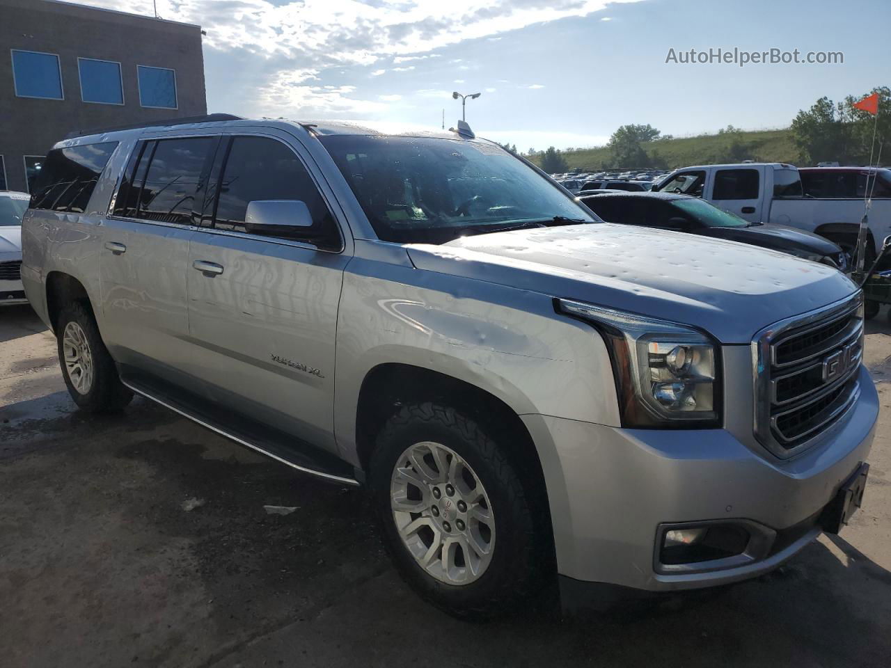 2017 Gmc Yukon Xl K1500 Slt Silver vin: 1GKS2GKC0HR190297