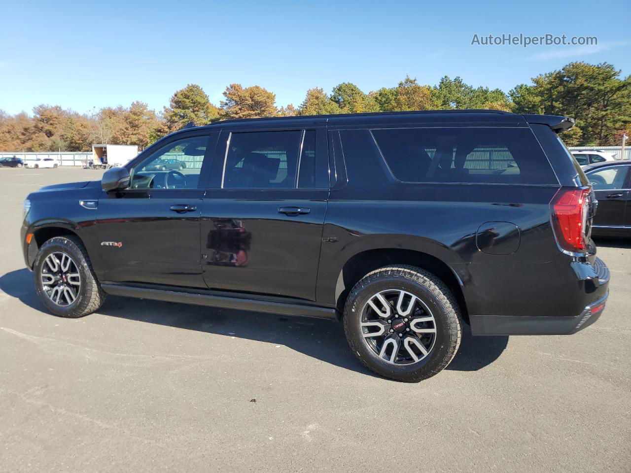 2021 Gmc Yukon Xl K1500 At4 Black vin: 1GKS2HKD8MR421102