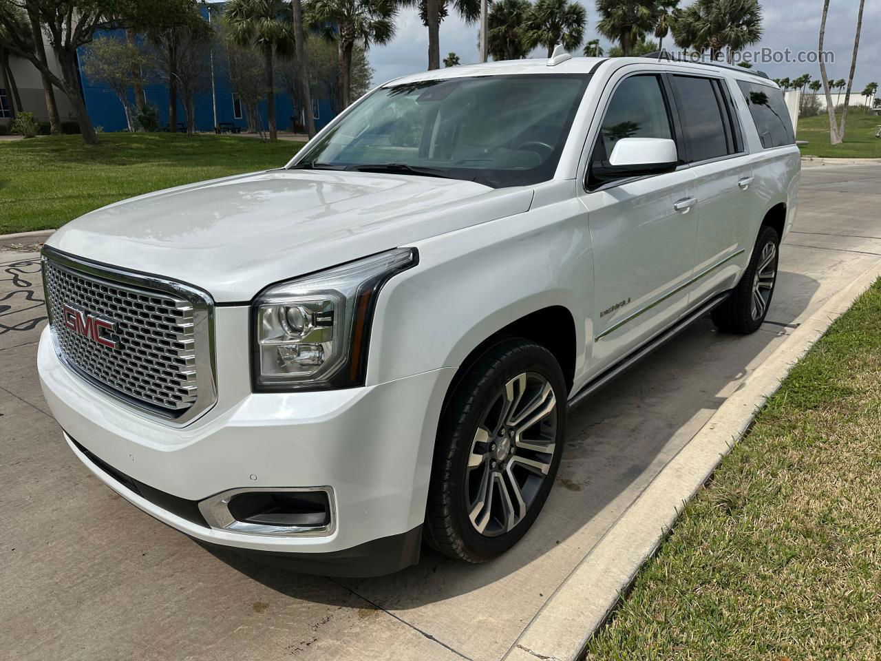 2020 Gmc Yukon Xl Denali White vin: 1GKS2HKJ1LR232117