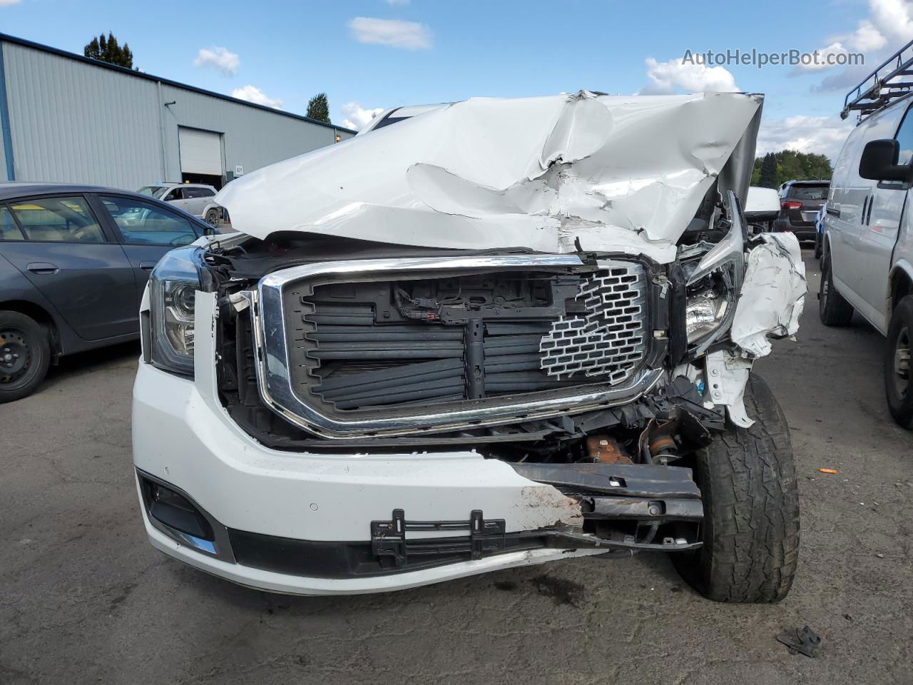 2017 Gmc Yukon Xl Denali White vin: 1GKS2HKJ2HR383359