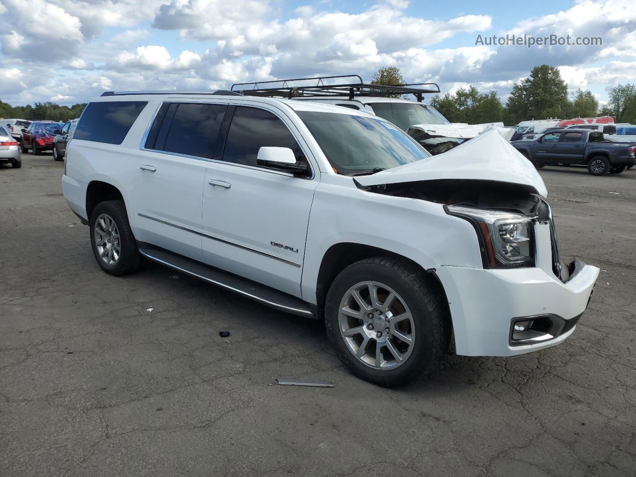 2017 Gmc Yukon Xl Denali White vin: 1GKS2HKJ2HR383359