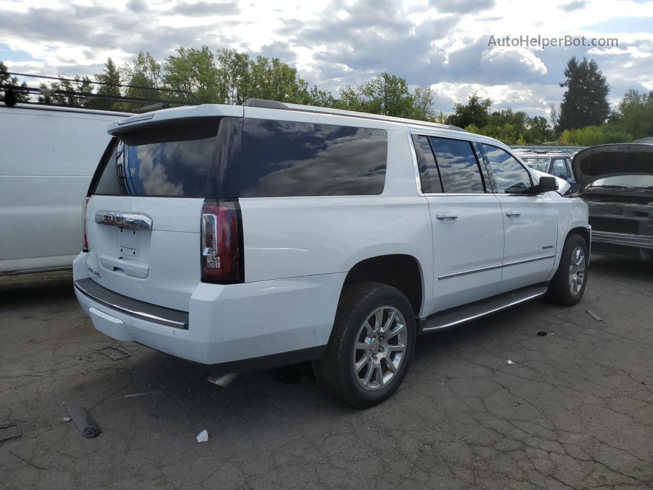 2017 Gmc Yukon Xl Denali Белый vin: 1GKS2HKJ2HR383359