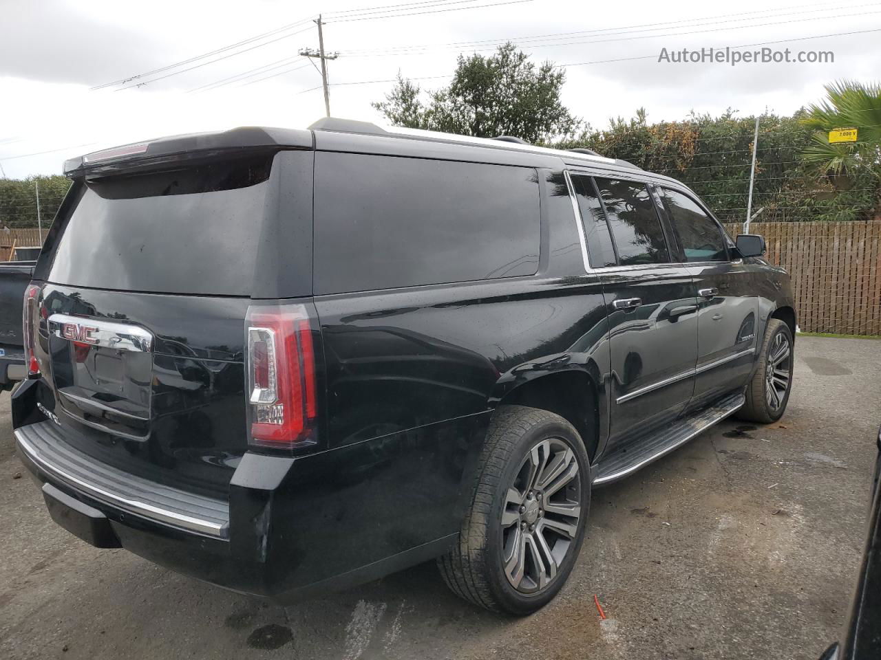 2017 Gmc Yukon Xl Denali Black vin: 1GKS2HKJ5HR176710