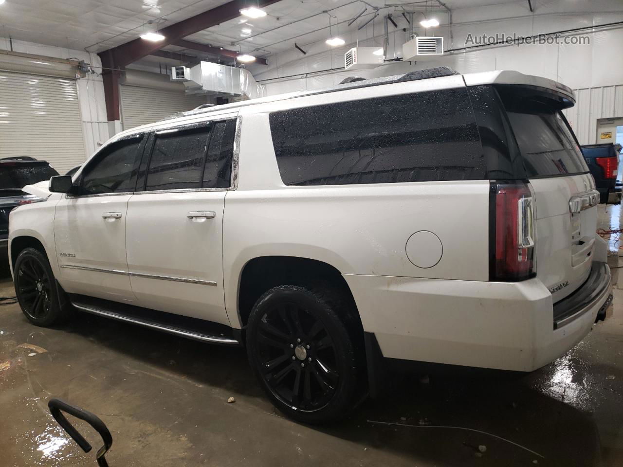 2017 Gmc Yukon Xl Denali White vin: 1GKS2HKJ5HR307859