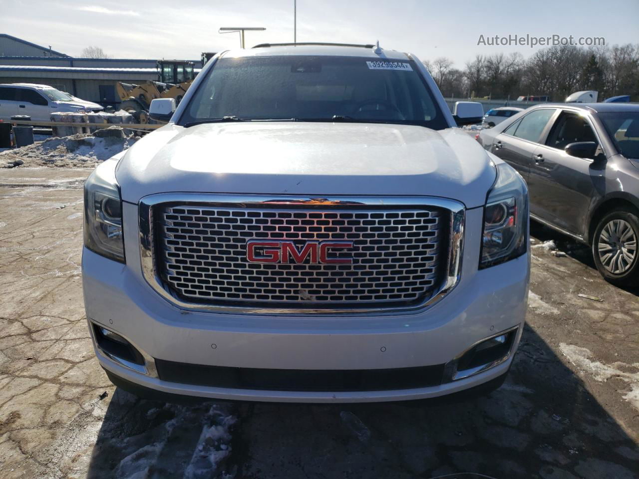 2017 Gmc Yukon Xl Denali White vin: 1GKS2HKJ7HR210842