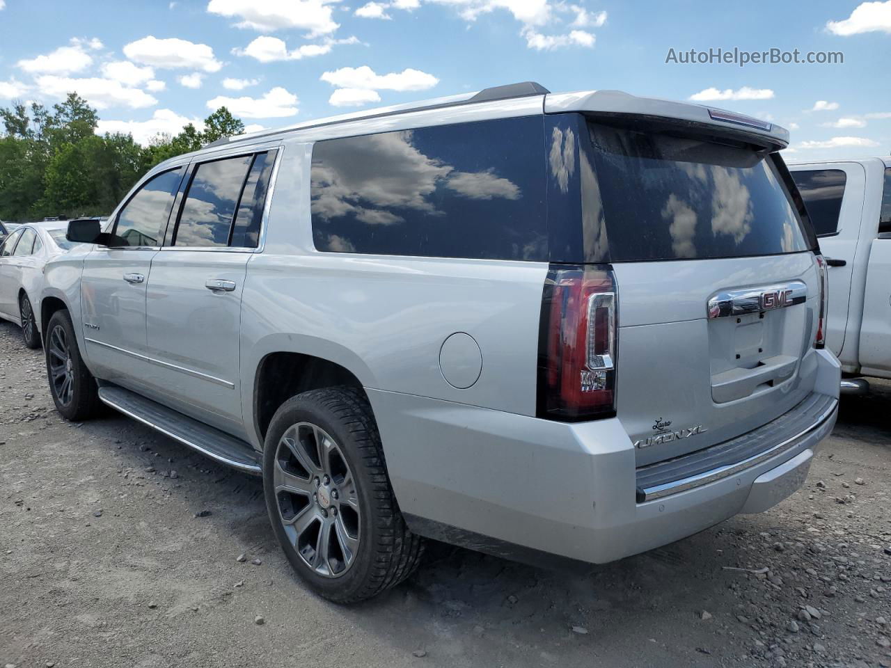 2017 Gmc Yukon Xl Denali Серебряный vin: 1GKS2HKJ9HR162518