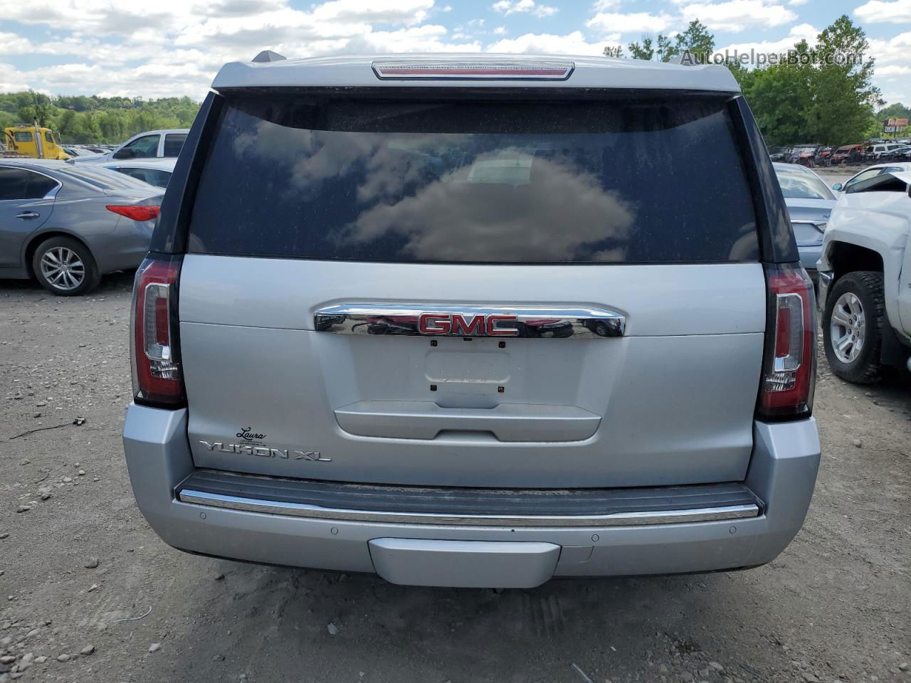 2017 Gmc Yukon Xl Denali Silver vin: 1GKS2HKJ9HR162518