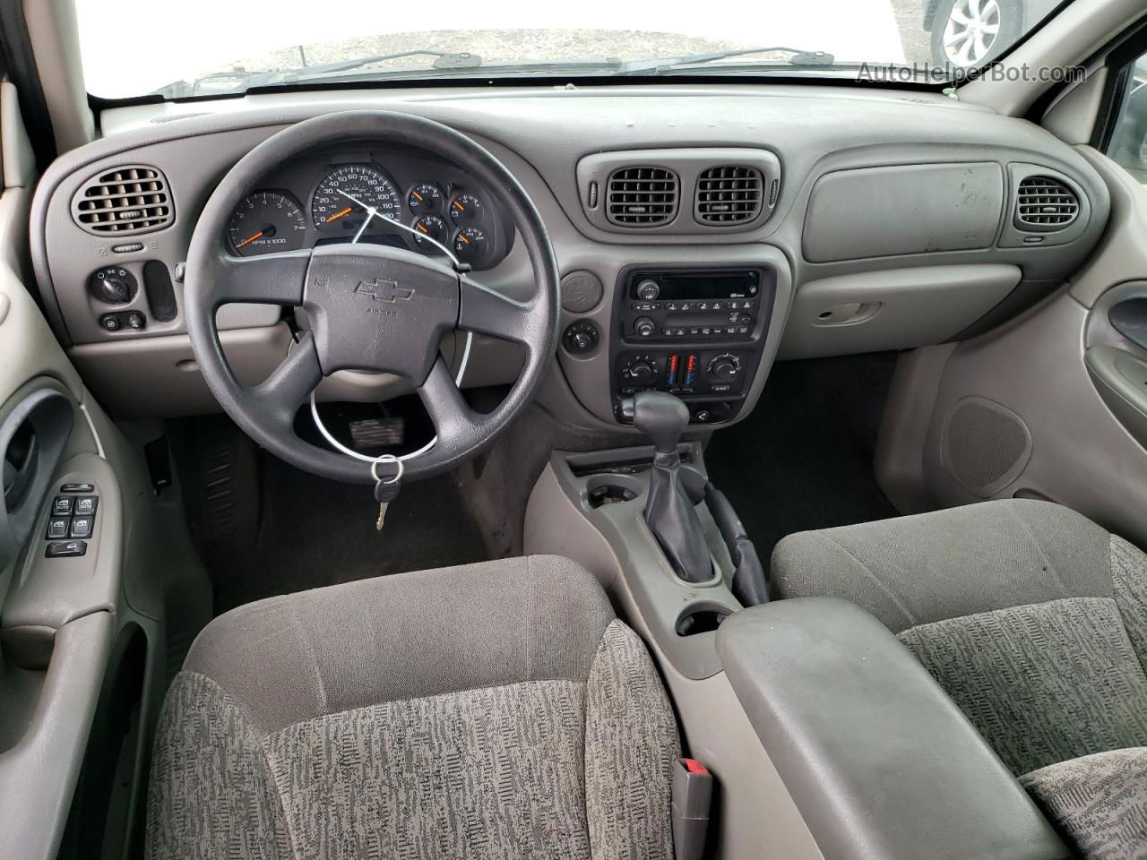 2002 Chevrolet Trailblazer  White vin: 1GNDS13S222272126