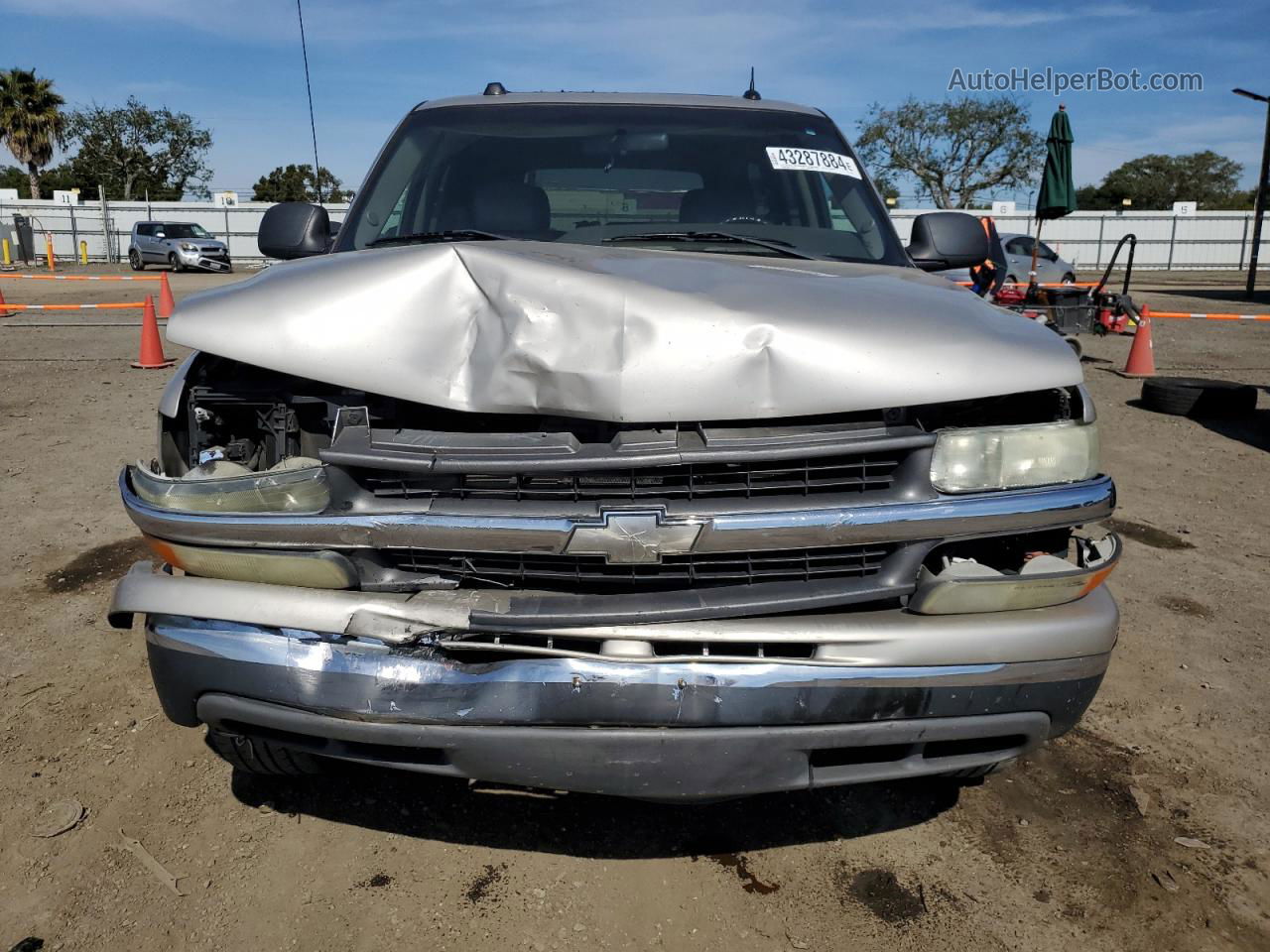 2004 Chevrolet Tahoe C1500 Tan vin: 1GNEC13T84R313878