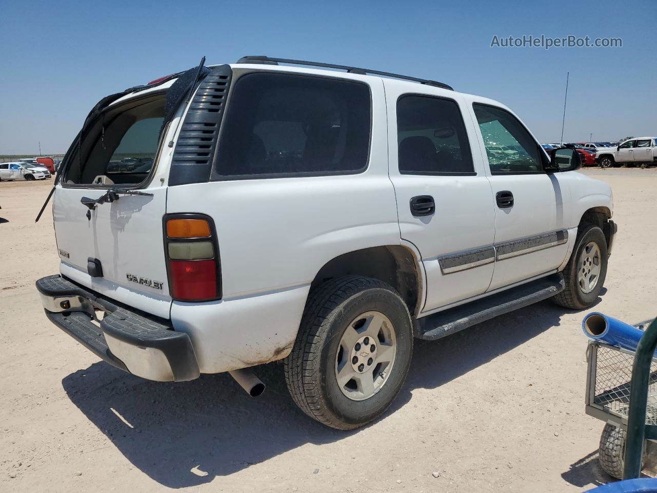 2004 Chevrolet Tahoe C1500 White vin: 1GNEC13V24R270933