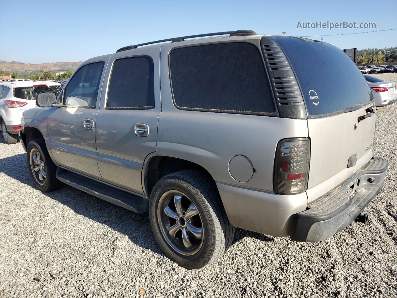 2004 Chevrolet Tahoe C1500 Silver vin: 1GNEC13V54R267640