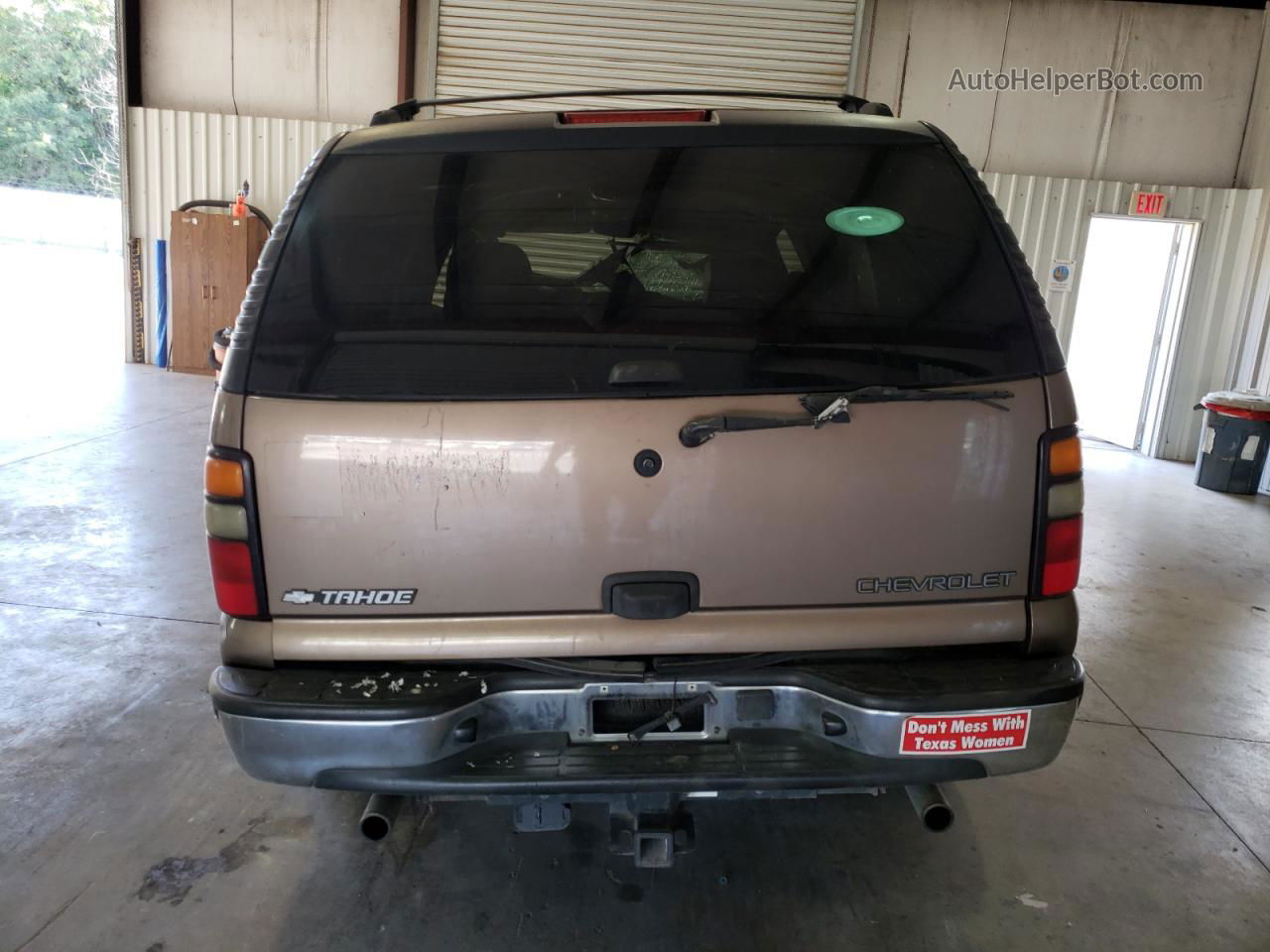 2004 Chevrolet Tahoe C1500 Beige vin: 1GNEC13V64R129489