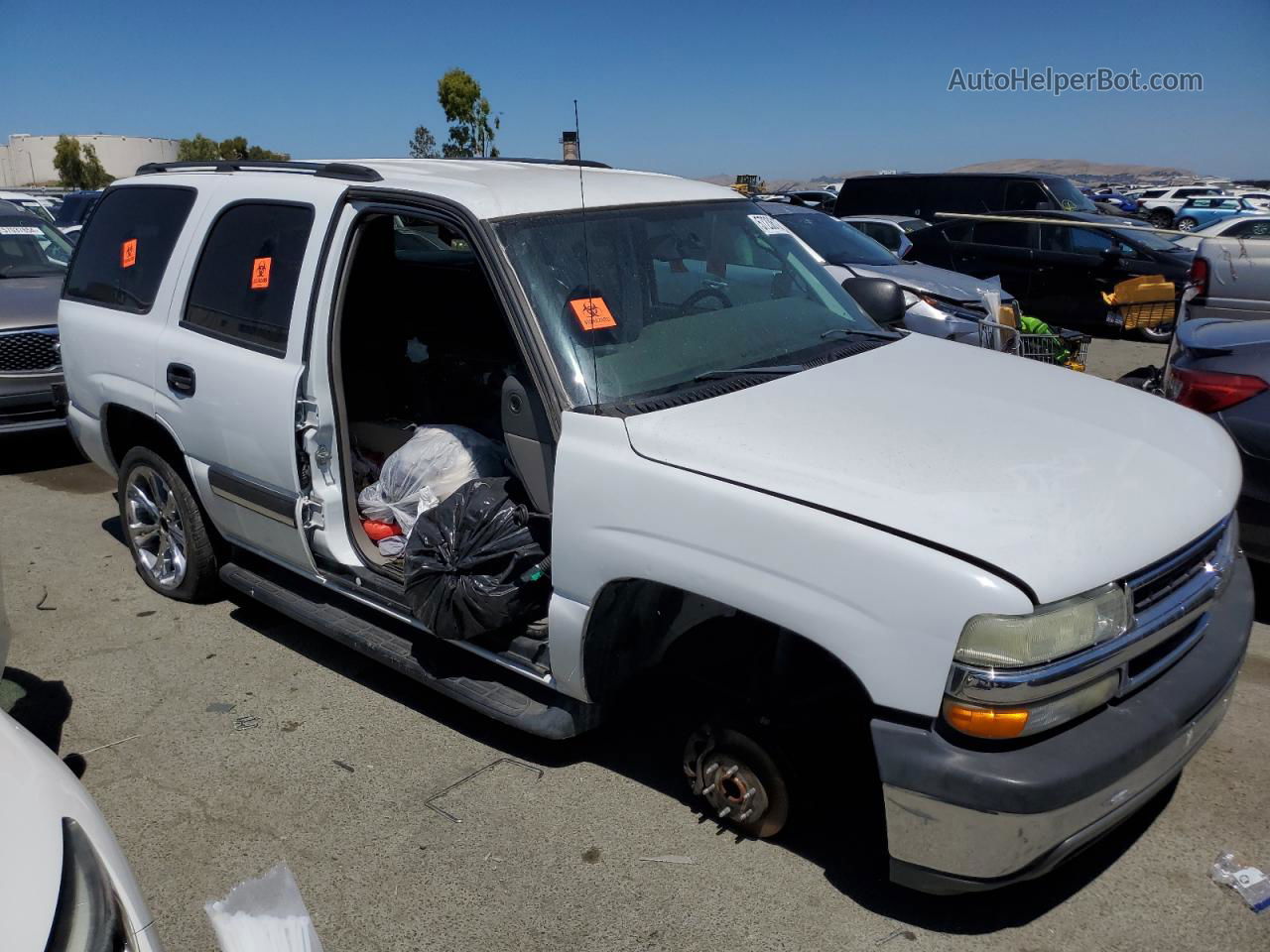 2004 Chevrolet Tahoe C1500 White vin: 1GNEC13V94J323450