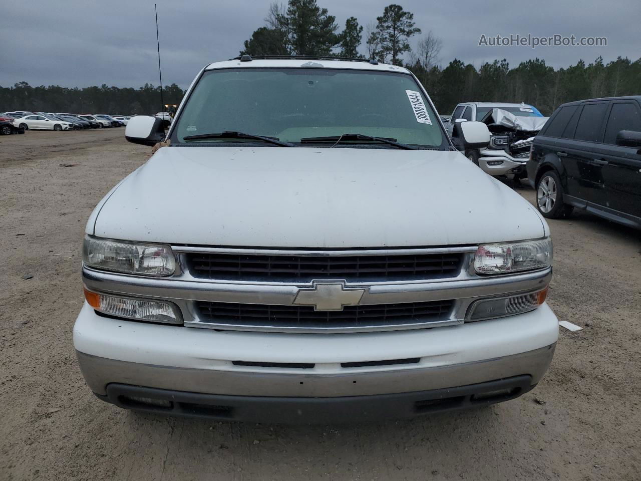 2004 Chevrolet Tahoe C1500 White vin: 1GNEC13Z04J283486