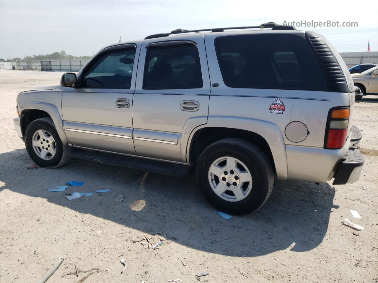 2004 Chevrolet Tahoe C1500 Beige vin: 1GNEC13Z34R186963