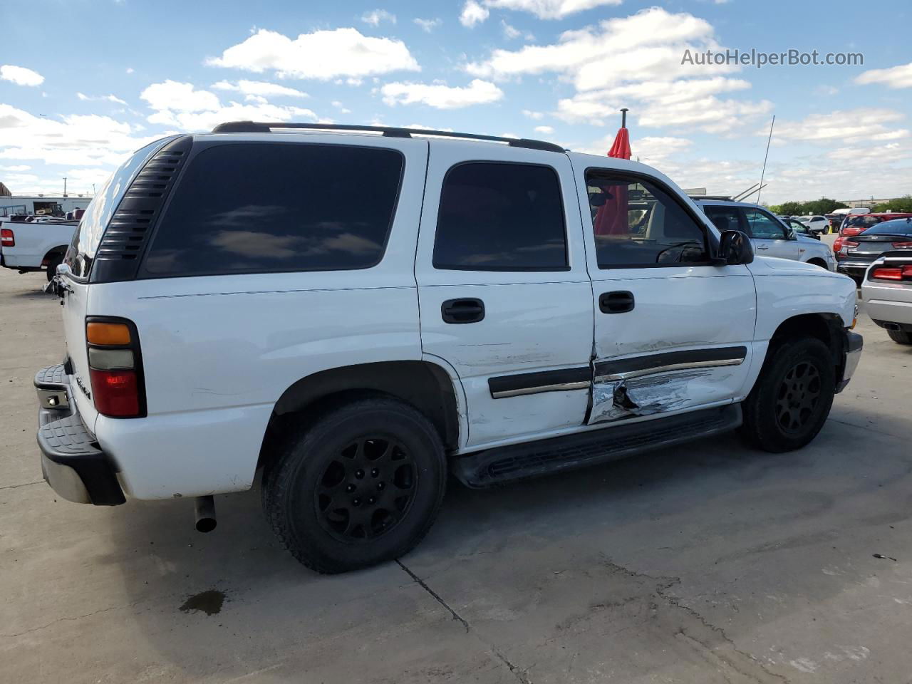 2004 Chevrolet Tahoe C1500 White vin: 1GNEC13ZX4R314714