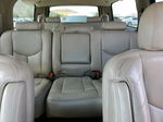 2005 Chevrolet Suburban C1500 White vin: 1GNEC16Z05J176029