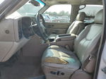 2005 Chevrolet Suburban C1500 White vin: 1GNEC16Z65J197399