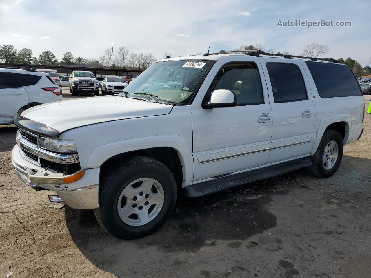 2005 Chevrolet Suburban C1500 White vin: 1GNEC16Z65J197399