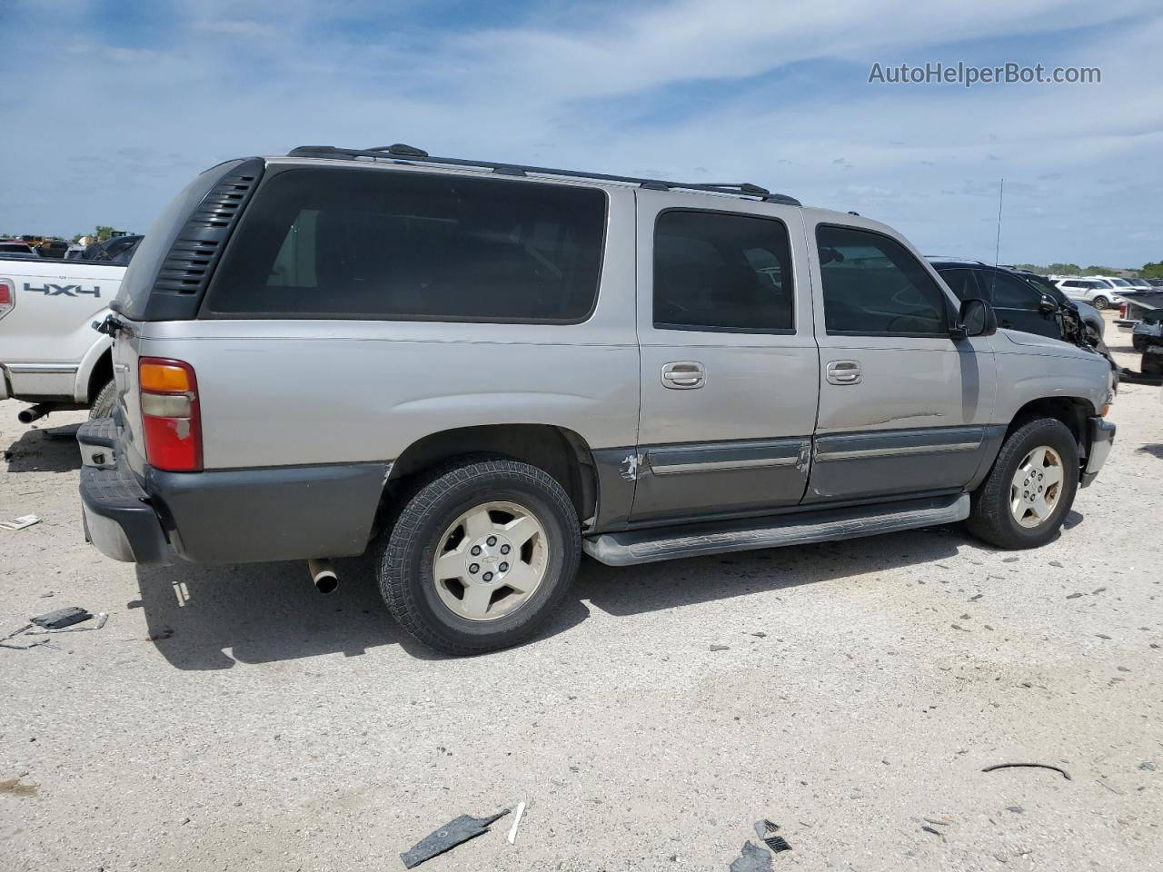 2005 Chevrolet Suburban C1500 Silver vin: 1GNEC16Z75J105121