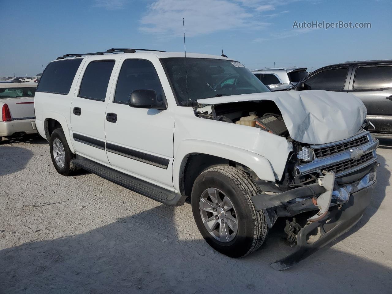 2005 Chevrolet Suburban C1500 White vin: 1GNEC16ZX5J103041