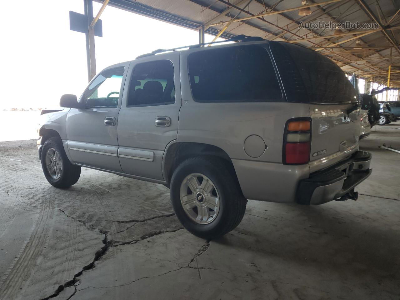 2004 Chevrolet Tahoe K1500 Silver vin: 1GNEK13T64J150584