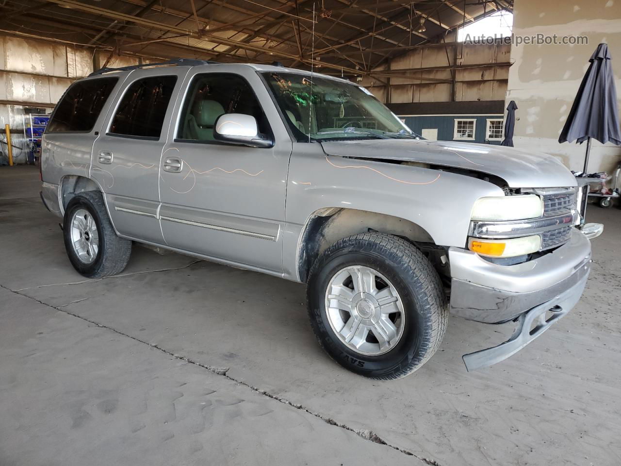 2004 Chevrolet Tahoe K1500 Silver vin: 1GNEK13T64J150584