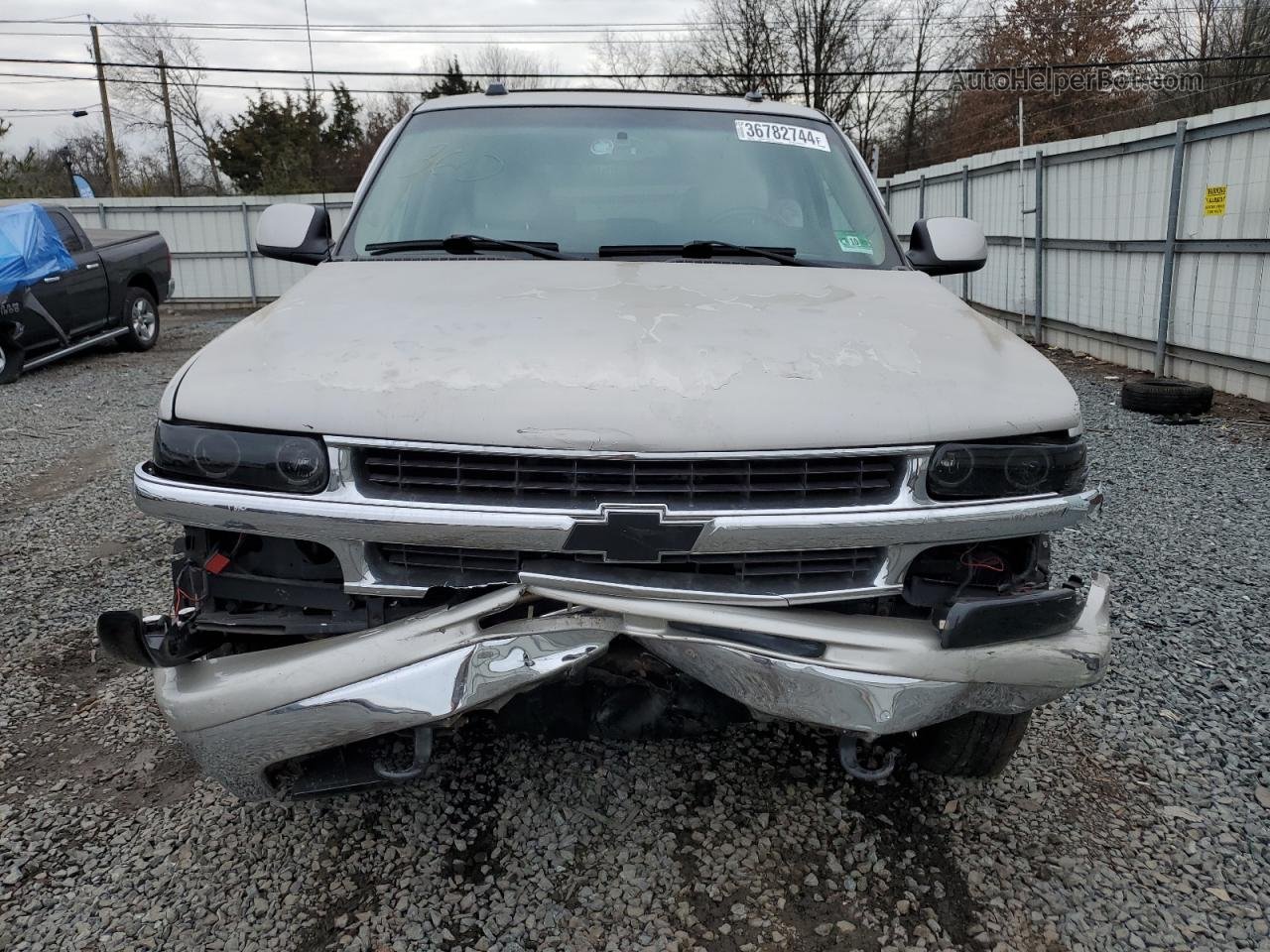 2004 Chevrolet Tahoe K1500 Gold vin: 1GNEK13T64R120440