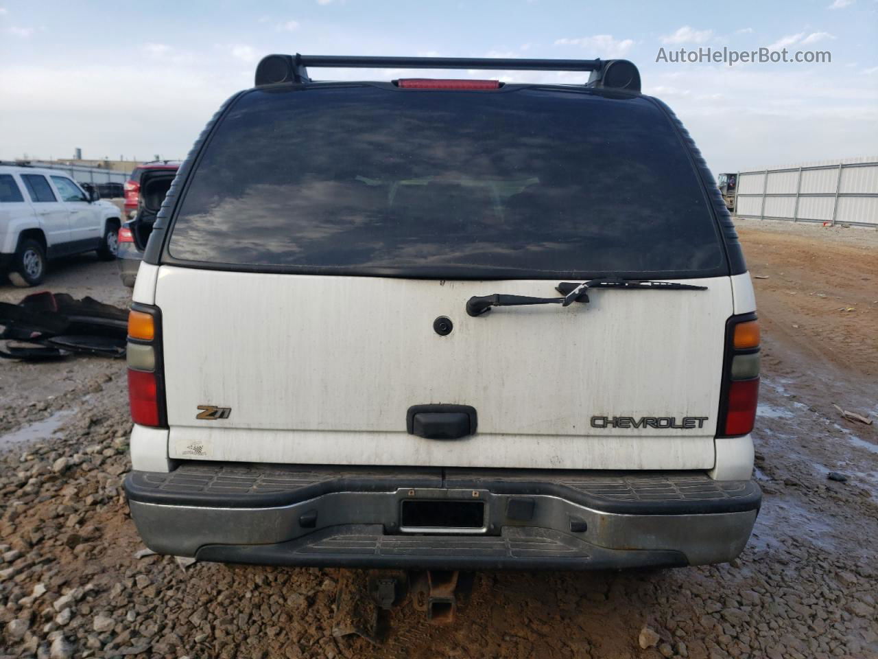 2004 Chevrolet Tahoe K1500 White vin: 1GNEK13Z44R233159