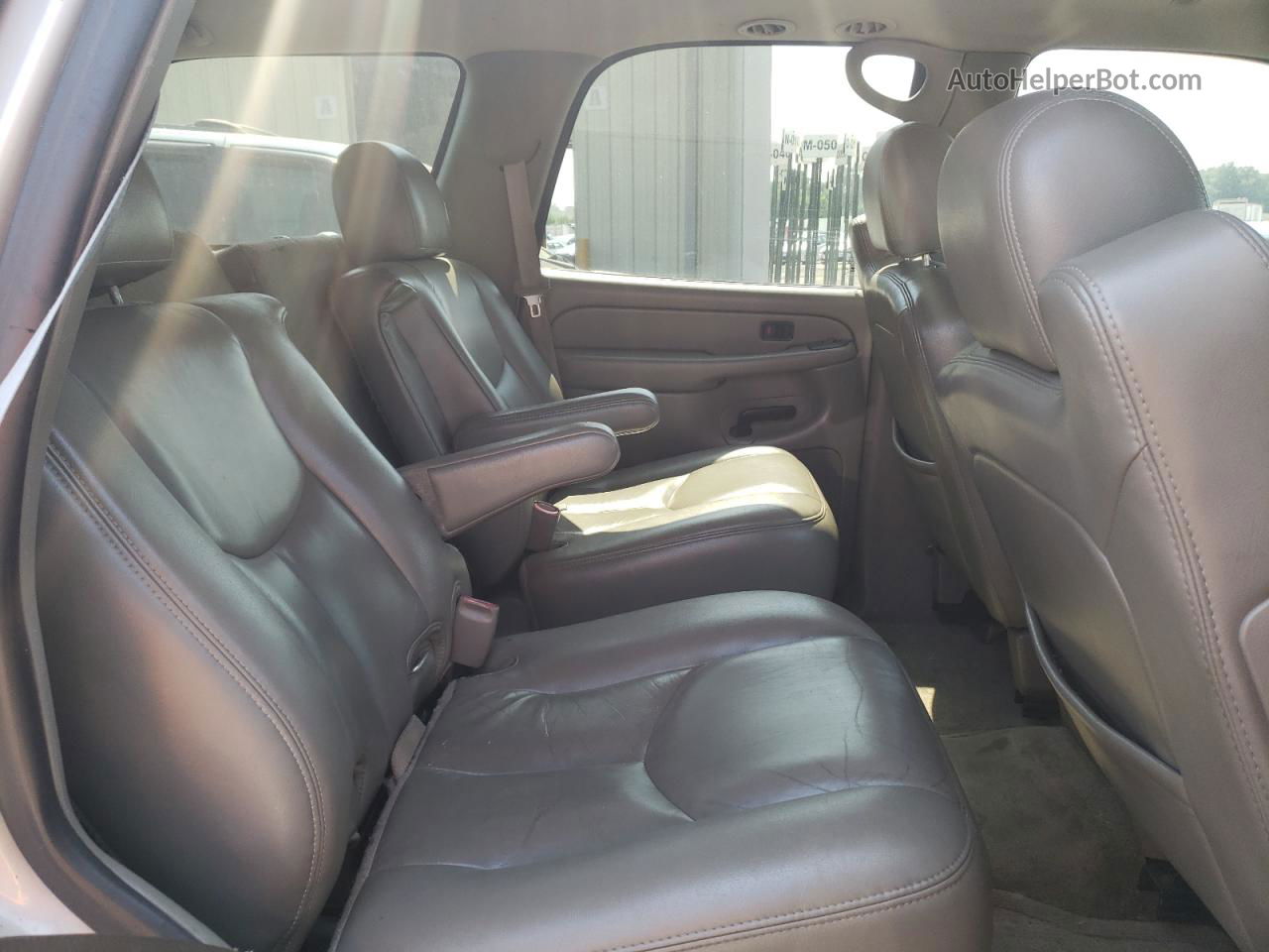 2004 Chevrolet Tahoe K1500 Tan vin: 1GNEK13Z64J331723