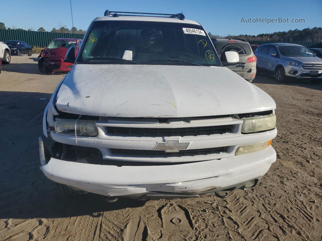 2004 Chevrolet Tahoe K1500 White vin: 1GNEK13ZX4R288683