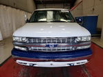 2004 Chevrolet Tahoe K1500 White vin: 1GNEK13ZX4R290644