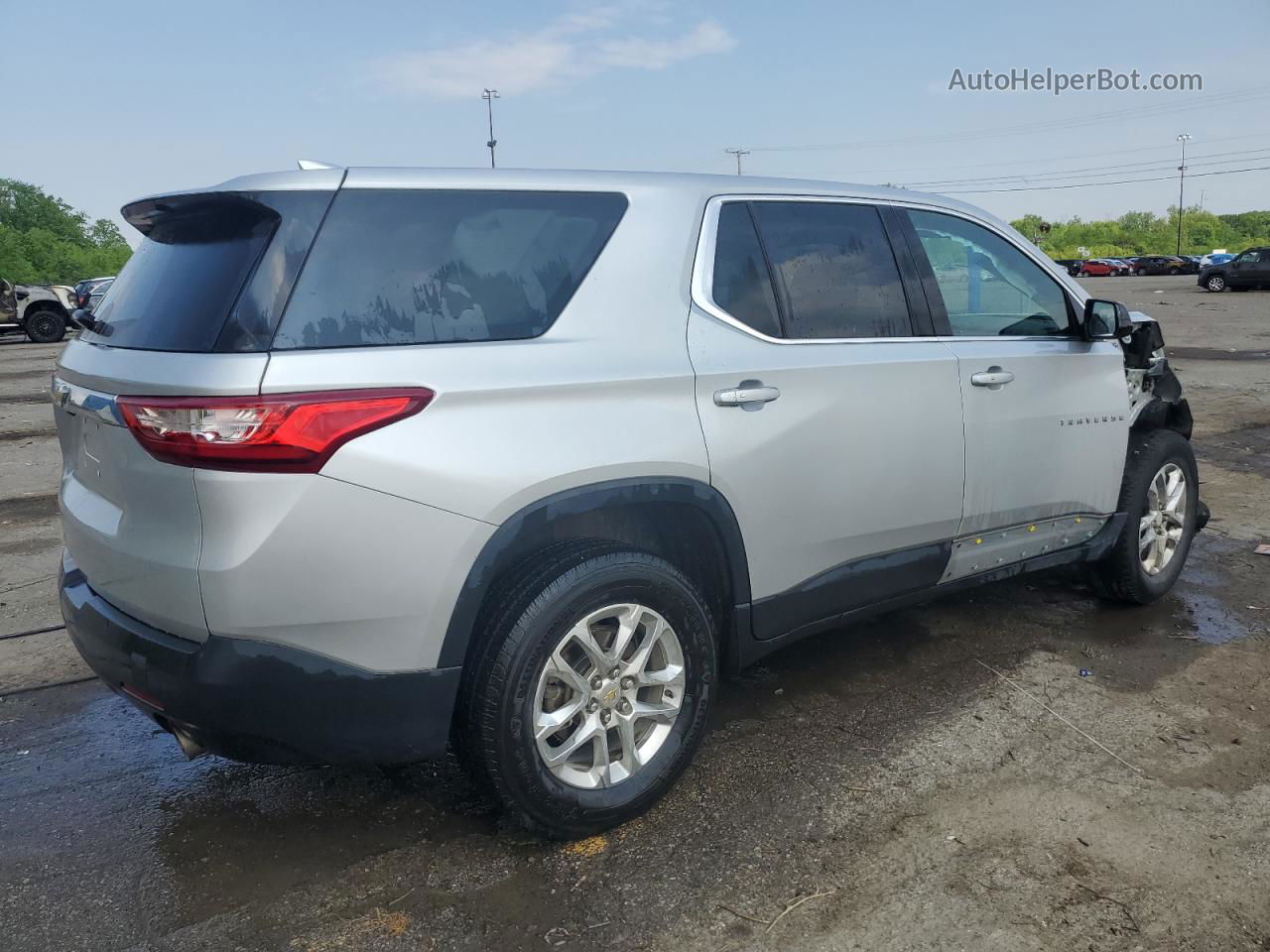 2020 Chevrolet Traverse Ls Silver vin: 1GNERFKW0LJ127384